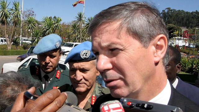 Jean-Marie Guéhenno en 2005 lors d'une mission en Ethiopie alors qu'il était sous-secrétaire de l'ONU pour le maintien de la paix.