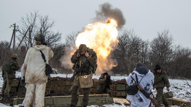 A quelques heures du cessez-le-feu, les combats redoublent de violence en Ukraine. [AP Photo/Keystone - Maximilian Clarke]