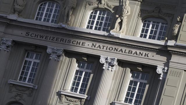 La BNS n'a plus guère de marche de manoeuvre en cas de baisse de l'euro. [Keystone - Peter Klaunzer]