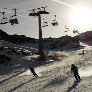 Des adeptes des sports de neige profitant du domaine skiable de Verbier. [Jean-Christophe Bott]