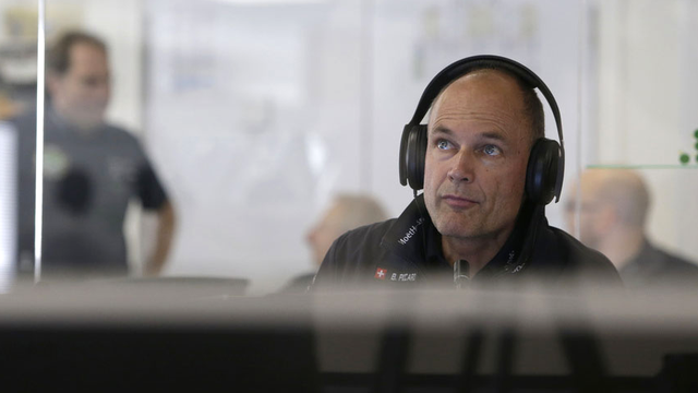 Bertrand Piccard au centre de contrôle de Monaco, ce lundi 1er juin 2015. [AP/Keystone - Lionel Cironneau]