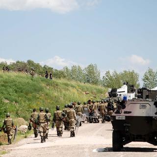 L'armée turc sur la route menant à Varto. [Anadolu Agency/AFP - Sener Toktas]