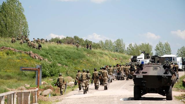 L'armée turc sur la route menant à Varto. [Anadolu Agency/AFP - Sener Toktas]