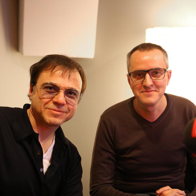 Bertrand Burgalat (à gauche) au micro de Bertrand Bichaud. [RTS - Delphine Houdemond]