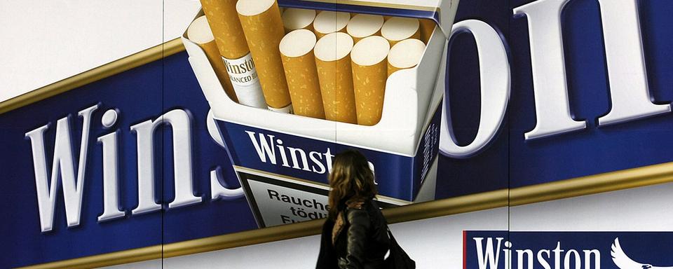 L'interdiction de la publicité pour le tabac est au coeur du désaccord. [Keystone - Walter Bieri]