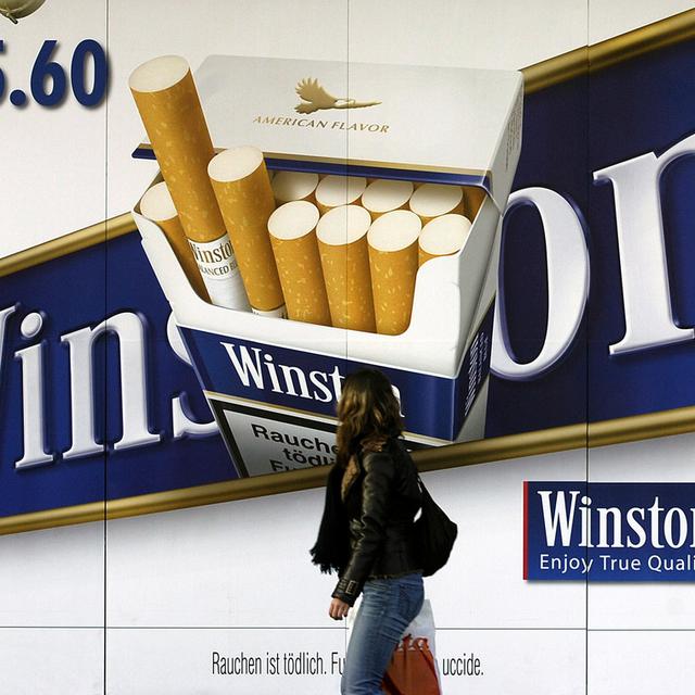 L'interdiction de la publicité pour le tabac est au coeur du désaccord. [Keystone - Walter Bieri]