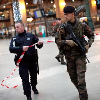 Le Premier ministre français, Manuel Valls, a reconnu des "failles" dans le renseignement après les attaques terroristes à Paris. [Keystone - Thibault Camus - AP Photo]