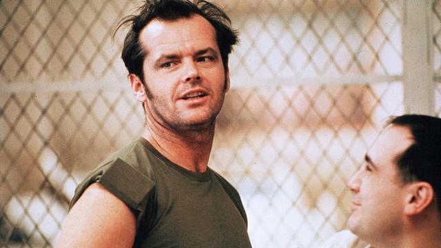 Jack Nicholson et Danny de Vito dans "Vol au-dessus d'un nid de coucou" de Milos Forman (1975). [United Artists/Fantasy Films / The Kobal Collection / AFP]