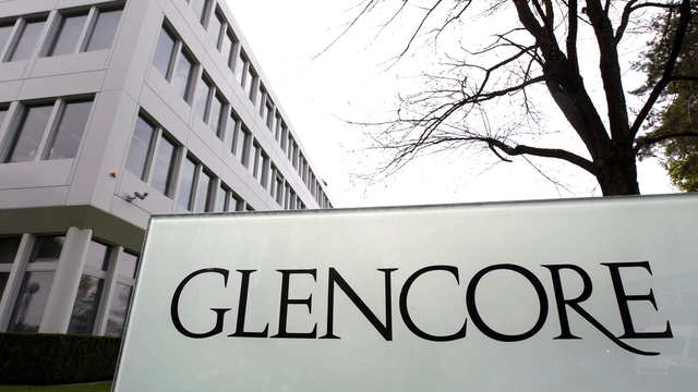 Le gouvernement craint le départ de groupes comme Glencore, dont le siège est à Baar (ZG). [Keystone - Urs Flüeler]