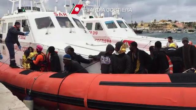 Plus de 200 migrants ont disparu en mer dans le naufrage de deux bateaux au large de la Libye. [EPA/Keystone - Italian coast guard press office]