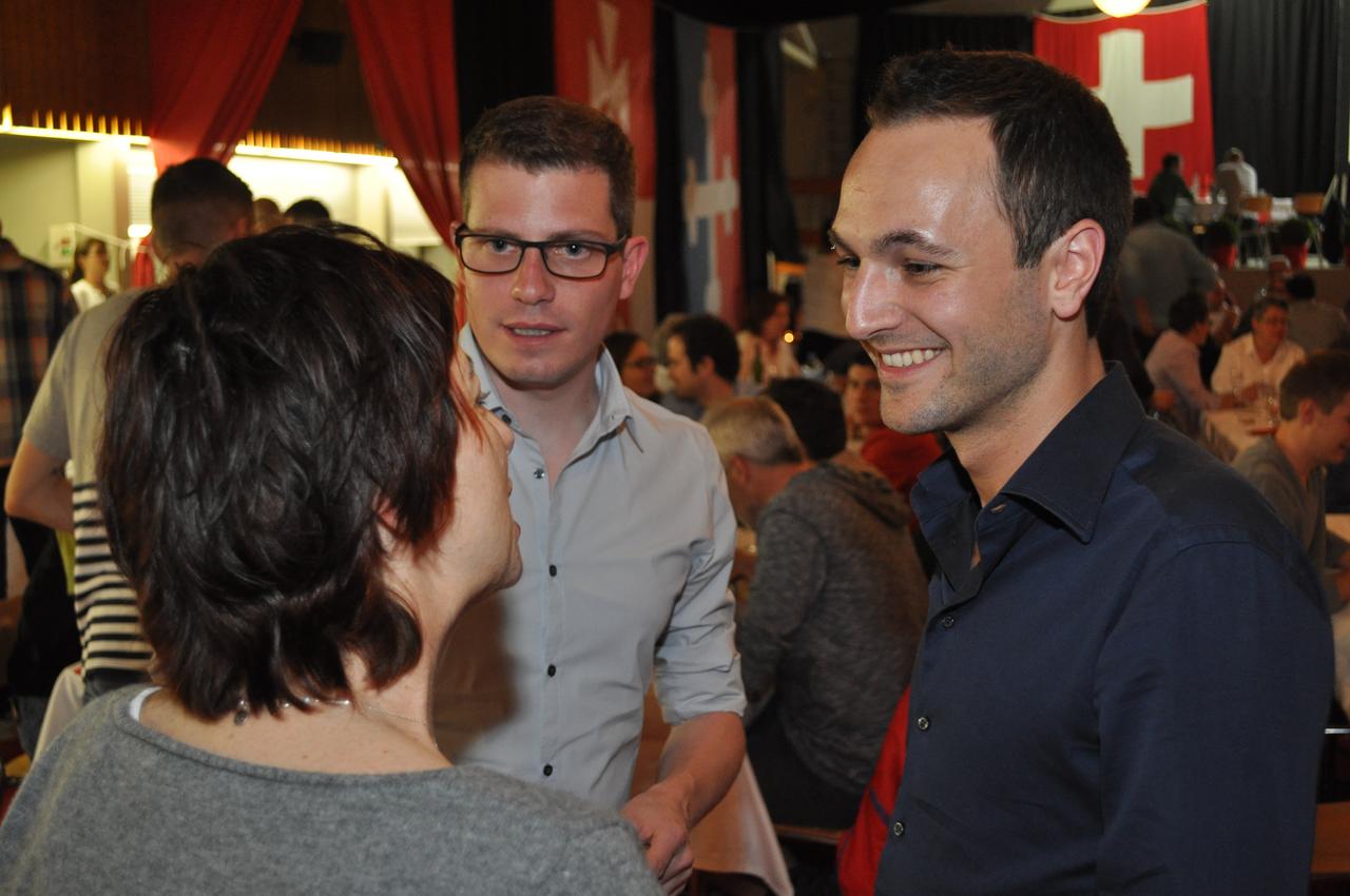 Mathias Reynard lors de sa soirée de soutien à Savièse. [Jean-Philippe Dubuis]