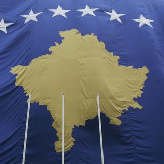 Un drapeau du Kosovo sur le parlement de la capitale Pristina (photo d'illustration). [Hazir Reka]