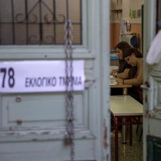 Bureau de vote à Athènes. [Reuters - Marko Djurica]