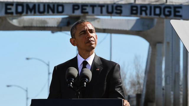 Barack Obama s'est exprimé devant le pont où quelque 600 manifestants furent repoussés par la police. [key - AP Photo/Bill Frakes]