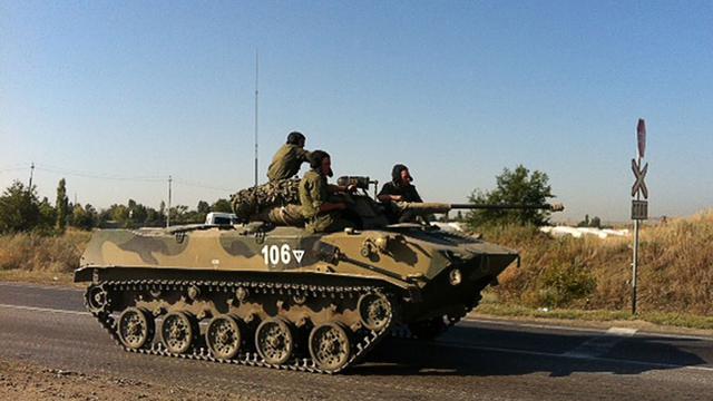 Un char russe photographié vendredi 15 août 2014. [Anaïs Llobet]