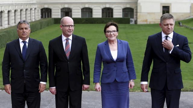 Les Premiers ministres de la Hongrie, la République tchèque, la Pologne et la Slovénie à Prague. [Reuters - David W Cerny]