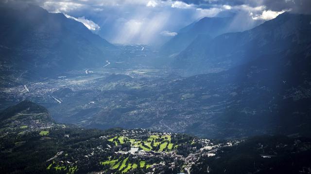 Les mesures prises pour réduire la pollution des transports, du chauffage et de l'industrie ont eu les effets escomptés en Valais. [Keystone - Olivier Maire]