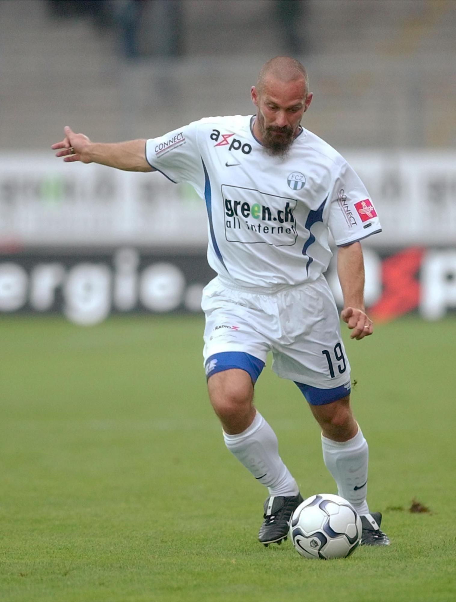 Le Valaisan a joué de 1999 à 2003 sous le maillot zurichois. Il a remporté la Coupe en 2000 avec le FCZ. [Andy Muelle]
