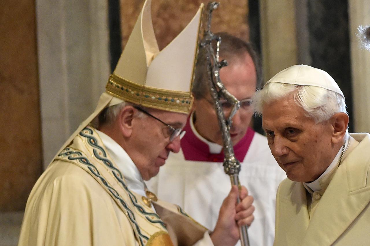 François et Benoît XVI, pour la première fois un jubilé a été ouvert par deux papes. [AFP - Alberto Pizzoli]