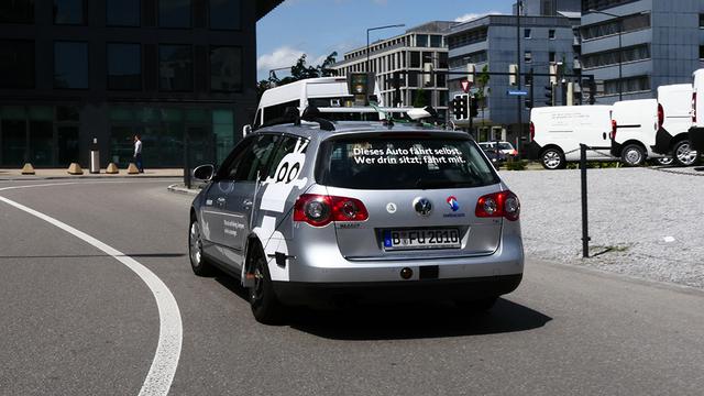 Le véhicule utilisé par Swisscom fonctionne sur le même principe que les voitures développées par Google. [DR]