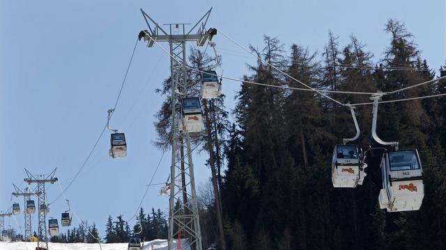 La télécabine de la piste de l'Ours est aujourd'hui obsolète. [Keystone - Jean-Christophe Bott]