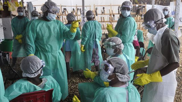 Le personnel soignant d'une clinique de lutte contre Ebola, à Monrovia au Liberia. [AP Photo/ Abbas Dulleh]