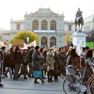Manifestation de la fonction publique à Genève en novembre 2015. [Keystone - Magali Girardin]