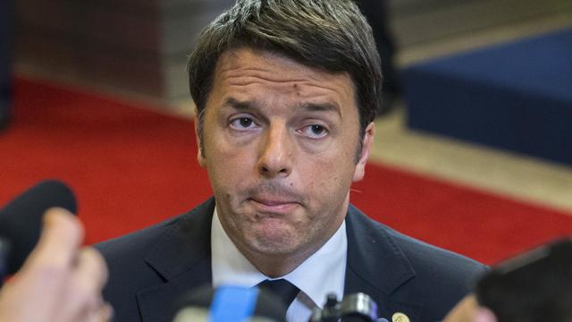 Matteo Renzi est accusé d'encourager la consommation au noir, le blanchiment, ou l'évasion et la corruption avec sa mesure. [Yves Herman]