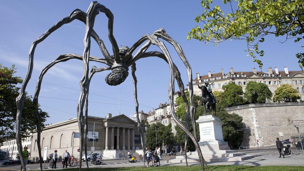 Une autre version de la fameuse araignée, intitulée "Maman", avait été exposée sur la place Neuve à Genève en 2011. [KEYSTONE - Salvatore Di Nolfi]