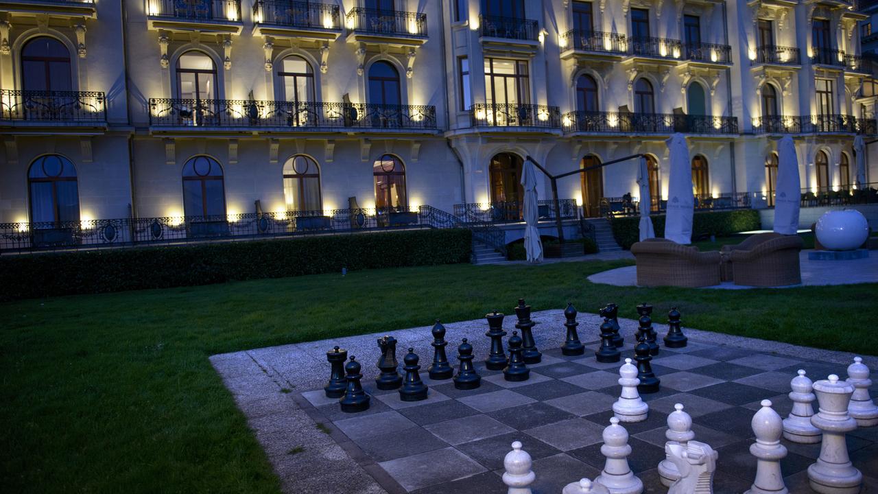 L’Iran, les Occidentaux, la Chine et la Russie espèrent boucler un compromis mercredi, à l'Hôtel Beau-Rivage Palace, à Lausanne, au bord du lac Léman. [BRENDAN SMIALOWSKI]