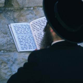 Juif orthodoxe en prière au Mur des Lamentations. [Godong / Photononstop / AFP]