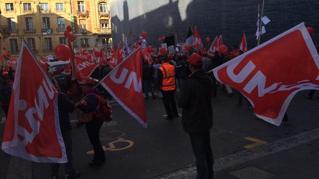 La manifestation des maçons à Neuchâtel a attiré quelque 500 personnes.