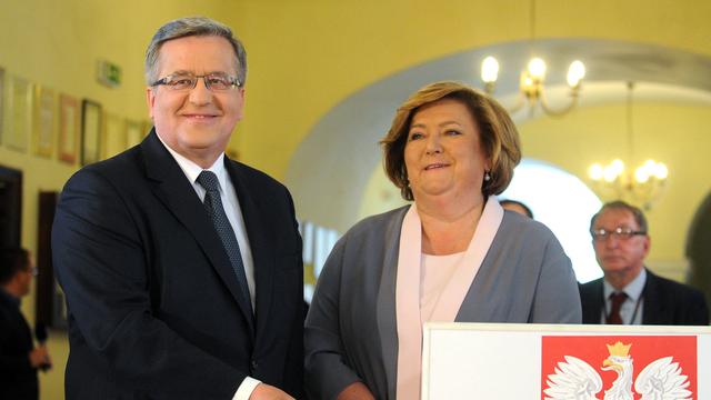 Bronislaw Komorowski et sa femme Anna. [AP Photo/Keystone - Alik Keplicz]