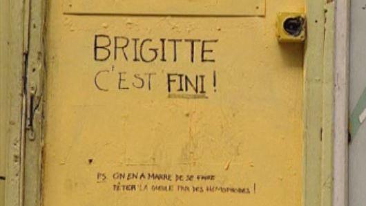 Fermeture en avril 1998 du bar gay Le Brigitte à Genève. [RTS]