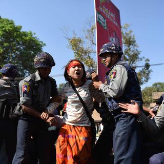 La police birmane use de la violence face aux manifestations d'étudiants. [AFP - STR]