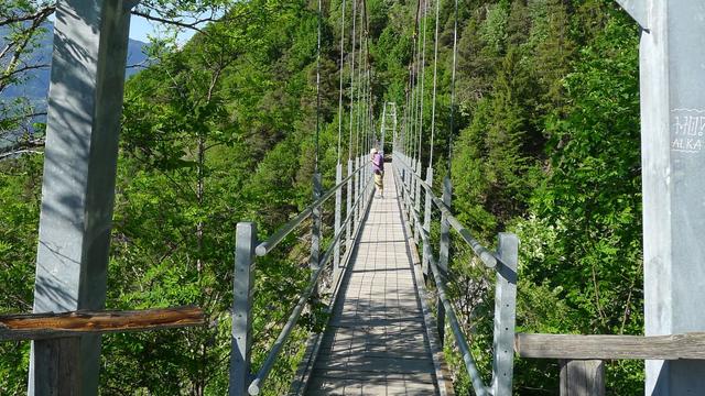 La passerelle a été construite en 2001. [Virginie Brawand]