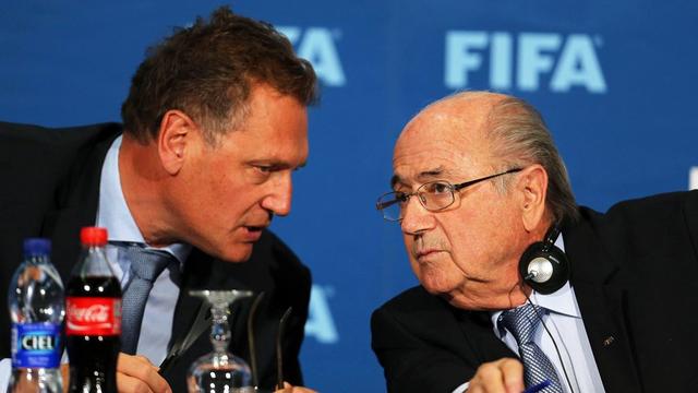 Jérôme Valcke et Sepp Blatter lors d'une réunion en décembre dernier. [EPA/Mohamed Messara]