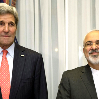 John Kerry et Mohammad Javad Zarif, ce lundi matin à Lausanne. [AP/Keystone - Brian Snyder/pool]