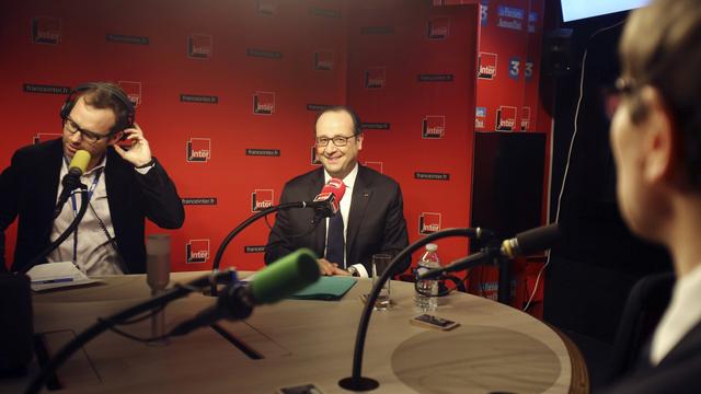 François Hollande dans les studios de France Inter le 5 janvier. [AP Photo/Remy de la Mauviniere]