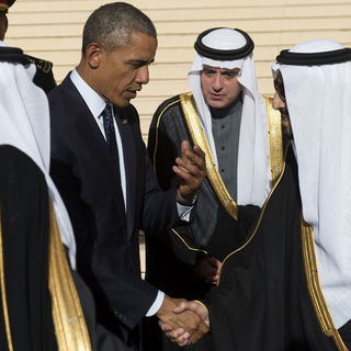 Barack Obama a été reçu par le nouveau roi Salmane. [AFP - Saul Loeb]