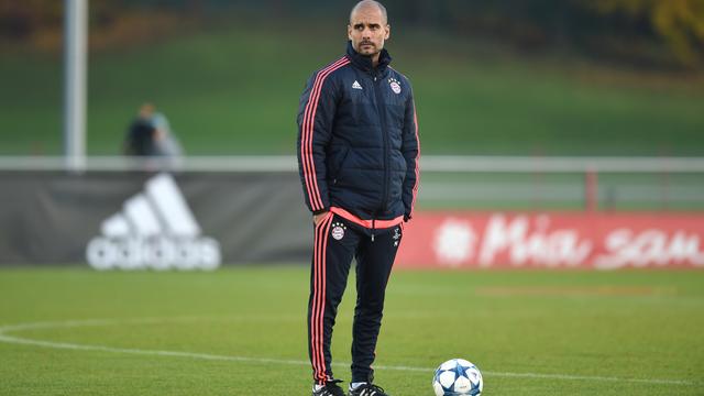 Courtisé par Manchester City, Guardiola semble tenté par un nouveau défi. [Christof Stache]