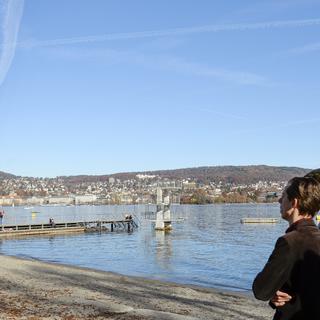 Les autorités pourraient exproprier afin de libérer les rives du lac de Zurich. [Walter Bieri]
