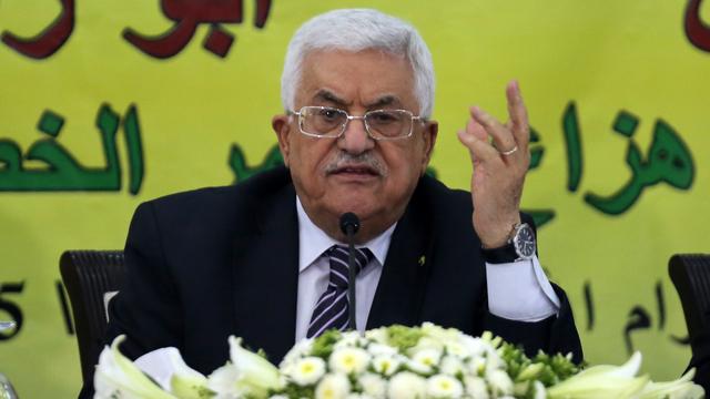 Mahmoud Abbas doit rencontrer le Premier ministre Rami Hamdallah mercredi. [Abbas Momani]