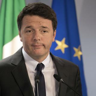 Matteo Renzi estime que l'Italie est abandonnée par certains de ses partenaires européens. [AP/Keystone - Olivier Matthys]