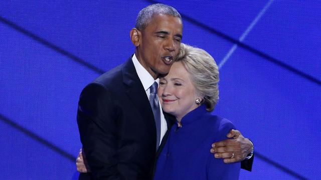 Barack Obama et Hillary Clinton très unis à Philadelphie. [EPA/Shawn Thew]