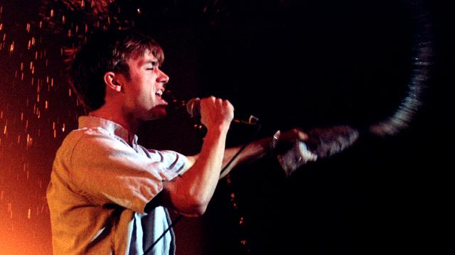 Le chanteur de Blur, Damon Albarn, en concert à Vienne, le 11 mars 1996. [Leonhard Foeger]