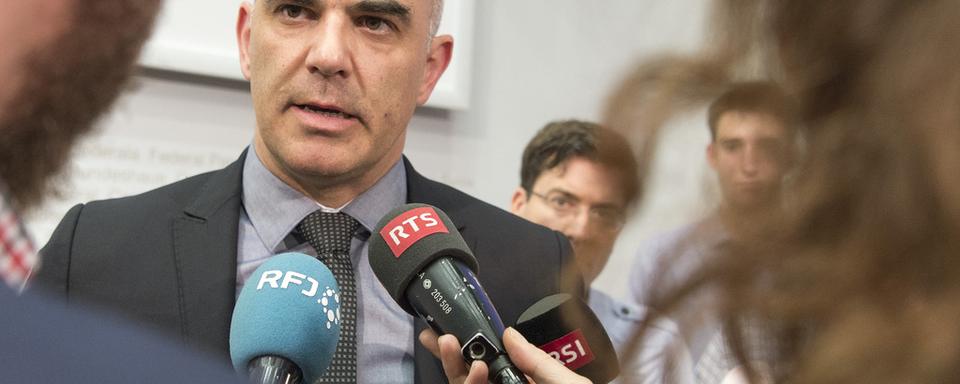 Le conseiller fédéral Alain Berset en charge de la Santé publique. [Keystone - Lukas Lehmann]