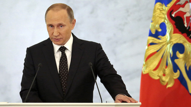 Vladimir Poutine vise les fonctionnaires mais pas son ministre des Sports. [AP/Keystone - Ivan Sekretarev]