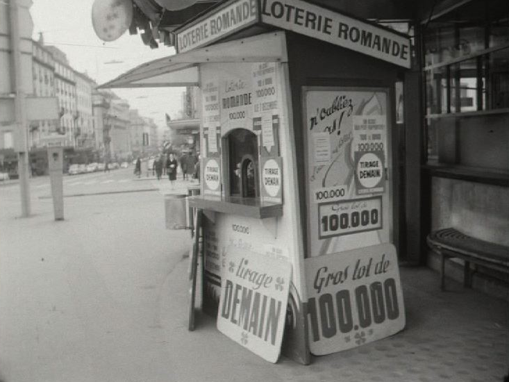 Kiosque de la Loterie Romande en 1969. [RTS]