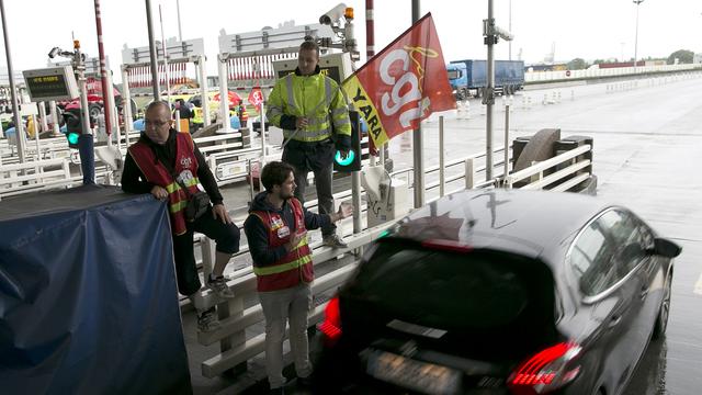 Des membres de la CGT en cette journée de manifestations. [AFP - Charly Triballeau]